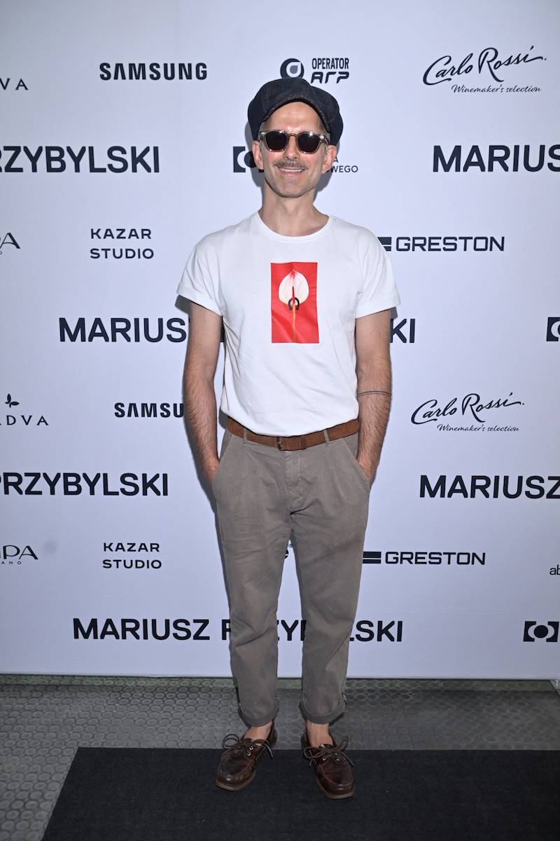 Plejada gwiazd na pokazie Mariusza Przybylskiego: Andrzej Piaseczny, Anna Popek, Żmuda Trzebiatowska…