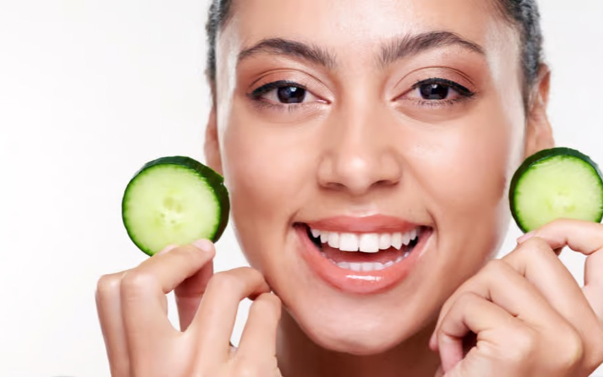 Najważniejsze zasady pielęgnacji skóry – jak dbać o zdrowy i promienny wygląd?