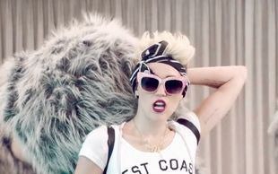 Miley Cyrus i jej złote zęby (FOTO+VIDEO)