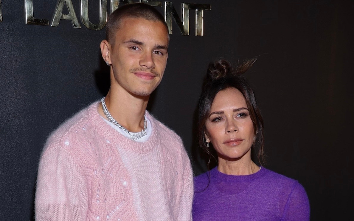 Odmłodzona Victoria Beckham zabrała syna na pokaz mody