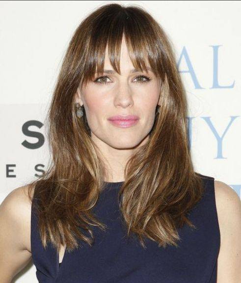 Fryzury z grzywką w wydaniu gwiazd