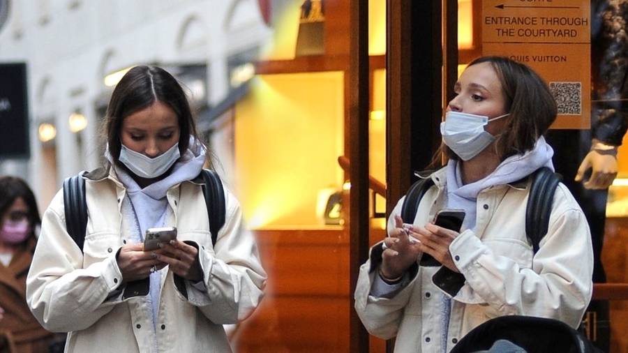 Marina i Wojciech Szcześni na spacerze we Włoszech