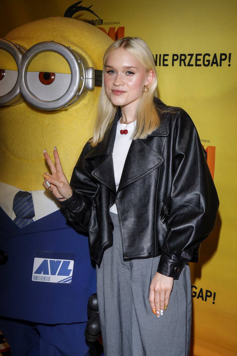 Premiera bajki. Karolina Gorczyca wyjątkowo z córką. Na tej samej imprezie pojawił się jej tata z rodziną