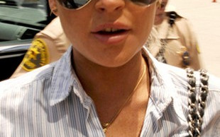 Zęby Lindsay Lohan są pożółkłe i zepsute (FOTO)