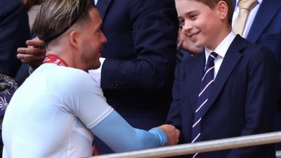 Książę George znów na meczu piłki nożnej z tatą, “Oni są tacy uroczy!”