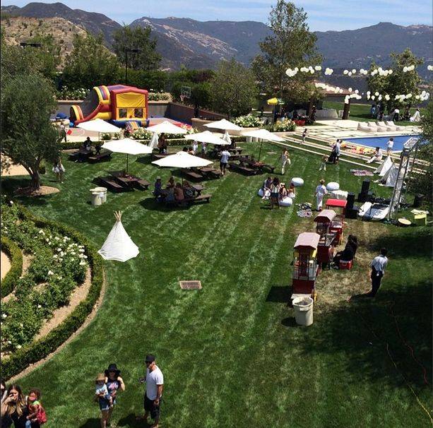 Pierwsze urodziny North West