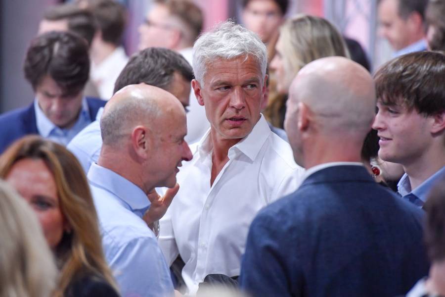 Poznali się w wieku 7 lat. Żebrowski pojawił się na wieczorze wyborczym Trzaskowskiego