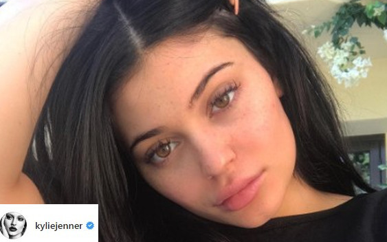 Kylie Jenner bardzo boi się o twarz swojego dziecka!