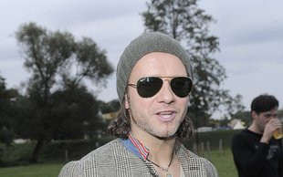 Radek Majdan w swojej (imponującej) sypialni