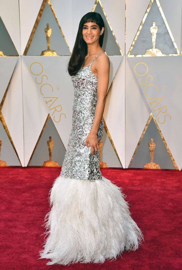 Najpiękniejsze kreacje Oscarów 2017 w kolorze złota, kremu i kości słoniowej