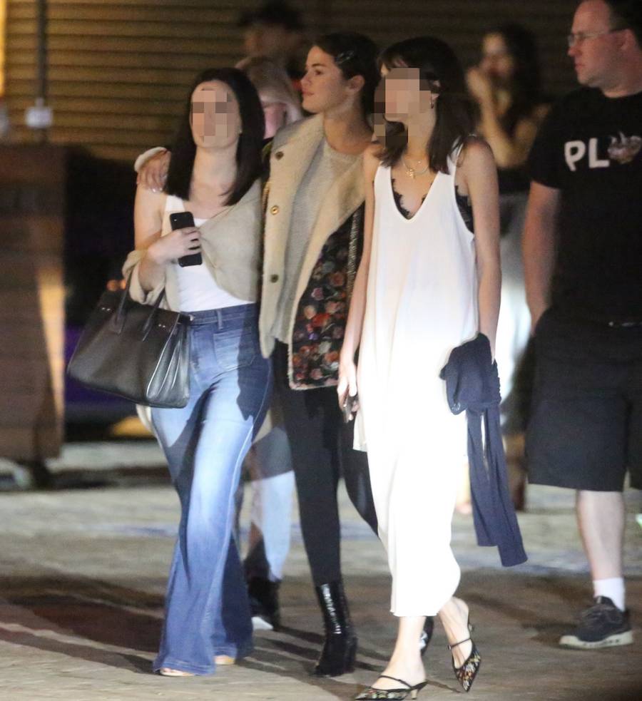 Selena Gomez w kurtce z owczej skóry (ZDJĘCIA)