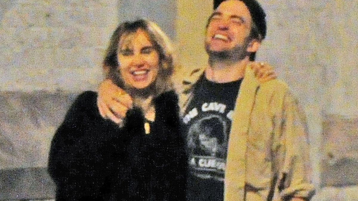 robert-pattinson-suki-waterhouse-g-wecompresscom-R1