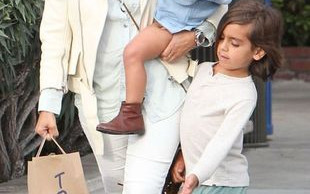 Kourtney Kardashian nie może narzekać na brak zajęć (FOTO)