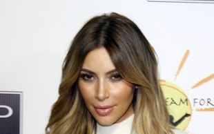 Historia pierścionków zaręczynowych Kim Kardashian (FOTO)