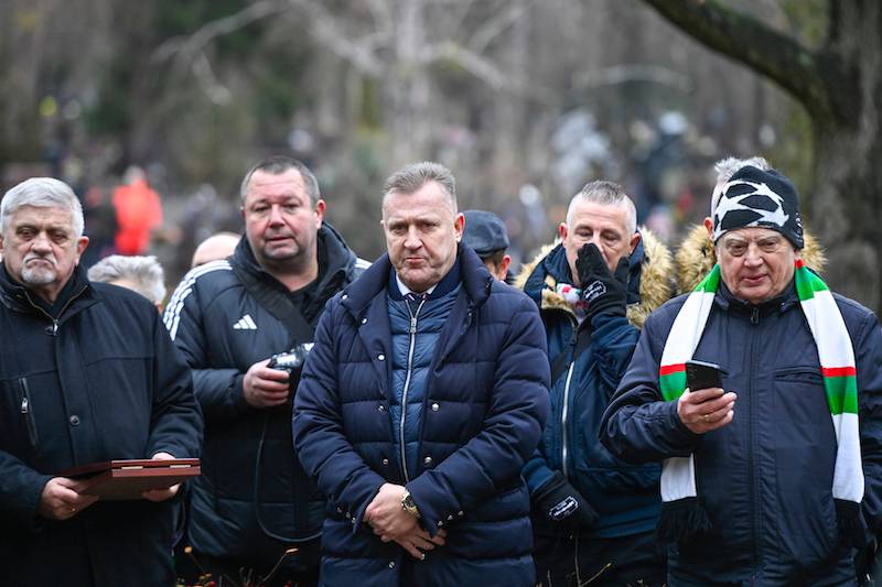 Pogrzeb Lucjana Brychczego. Tłumy piłkarzy i kibiców przyszły pożegnać legendę Legii Warszawa