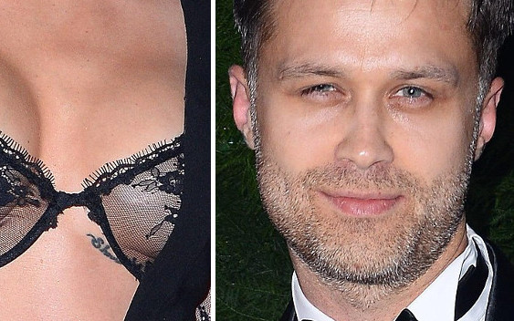 Partnerka Macieja Zakościelnego w odważnej kreacji na balu (ZDJĘCIA)