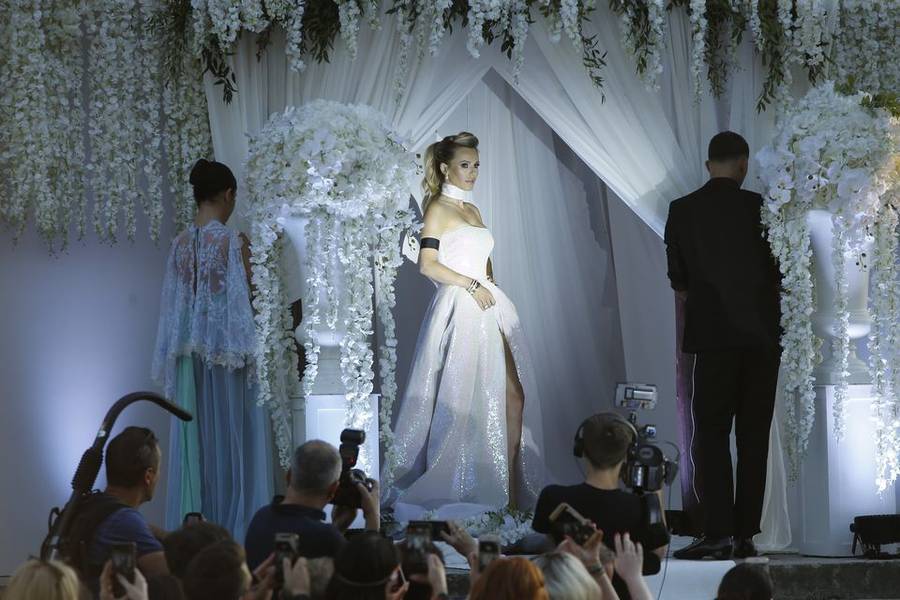 Gwiazdy na pokazie Patrycji Kujawy – Doda w żałobie