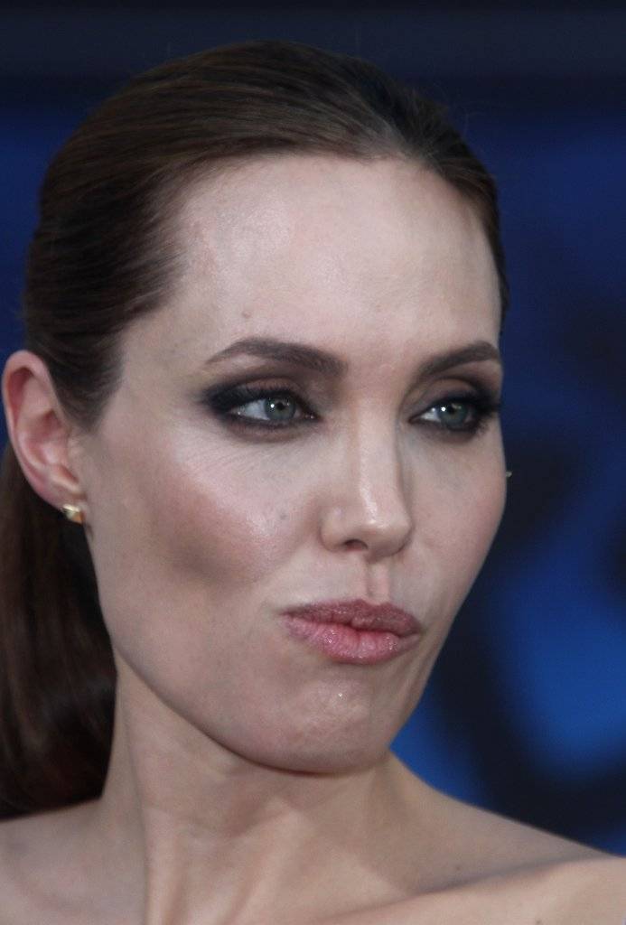 Jak Angelina Jolie powiedziała Pittowi o rozwodzie?