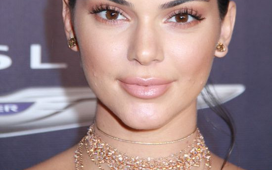 Największy seksualny sekret Kendall Jenner wyszedł na jaw!