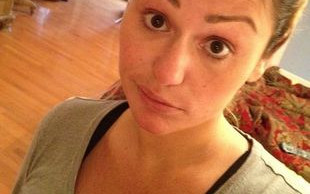 Nie może się powstrzymać przed chwaleniem się tą kruszynką