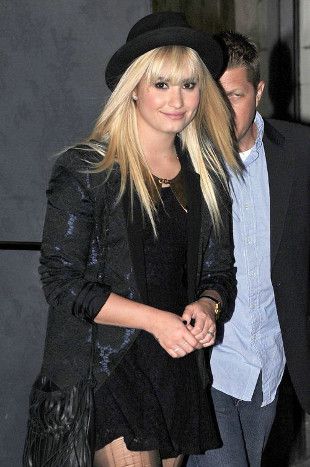 demi-lovato-48-R1