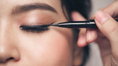 Makijaż oczu. Te kosmetyki musisz mieć!