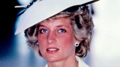 Dlaczego Księżna Diana nosiła dwa zegarki na jednej ręce?