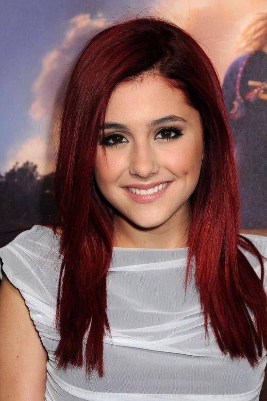 Jak zmieniała się twarz Ariany Grande?