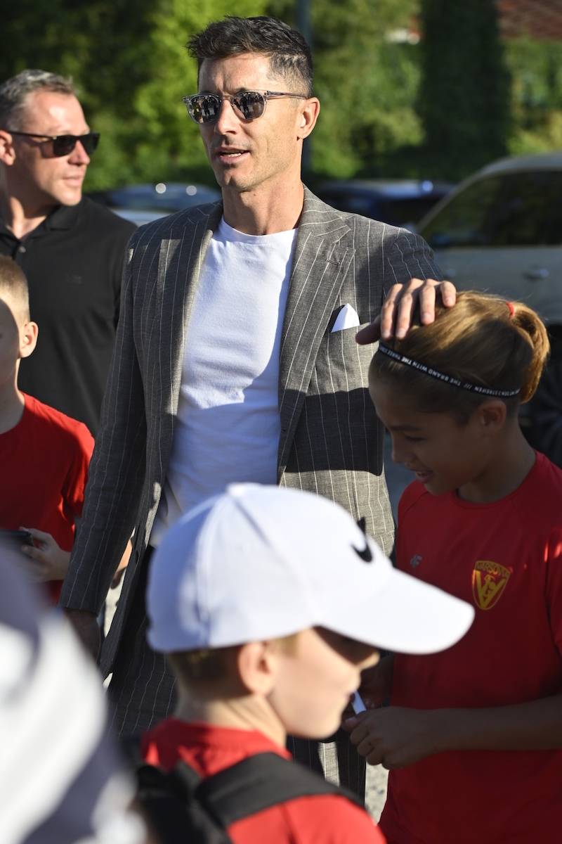 Lewandowski odbiera z mamą Order Uśmiechu. Pojawił się także stylowy Michał Probierz