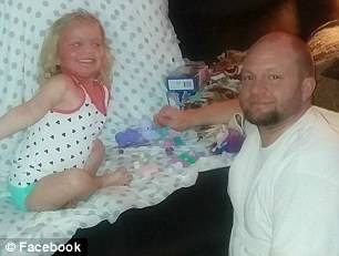 3-letnie dziecko w poważnym stanie po zabawie zestawem do makijażu!