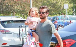Scott Disick zapisal córeczkę Penelope na… lekcję karate! (FOTO)