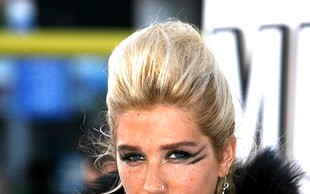 Ke$ha nie przejmuje się tłuszczem na brzuchu