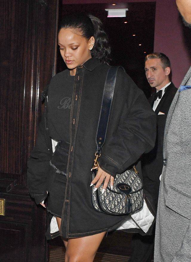 Rihanna z chłopakiem na randce. Jak się ubrała?