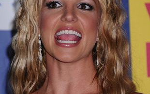 Czy Britney Spears zrobiła coś z ustami?