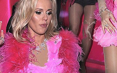 Doda w urodziny pokazała krocze (FOTO)