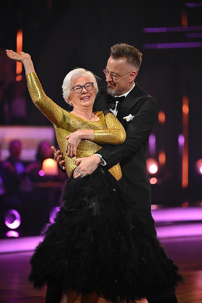 Piotr Kędzierski z mamą, fot. KAPiF