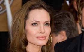 Jolie już myśli o figurze