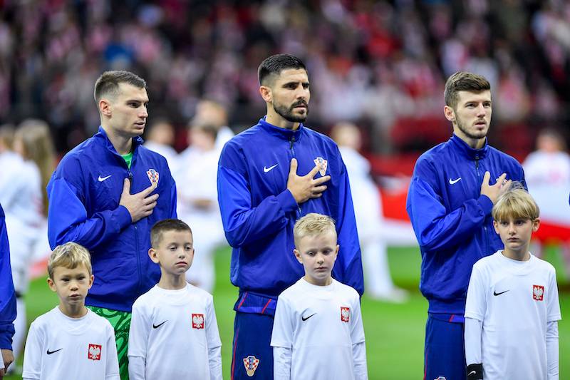 Mecz Polska – Chorwacja. Zabrakło Anny Lewandowskiej, ale jest za to siostra i mama Roberta