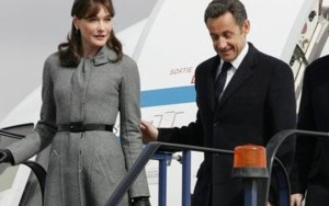 Carla Bruni wymaga sześciu mózgów