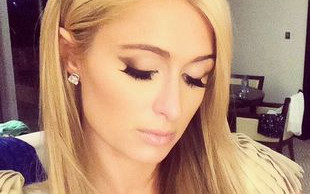 Khloe Kardashian bawi się z siostrami Hilton (FOTO)