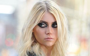 Roznegliżowana Taylor Momsen kręci nowy teledysk (FOTO)