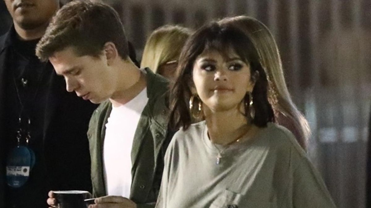 selena-gomez-g-wecompresscom-R1