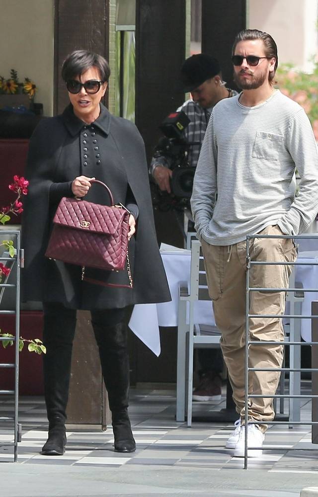 SZOK! Co knuje Kris Jenner? Tajemnicze spotkanie z…