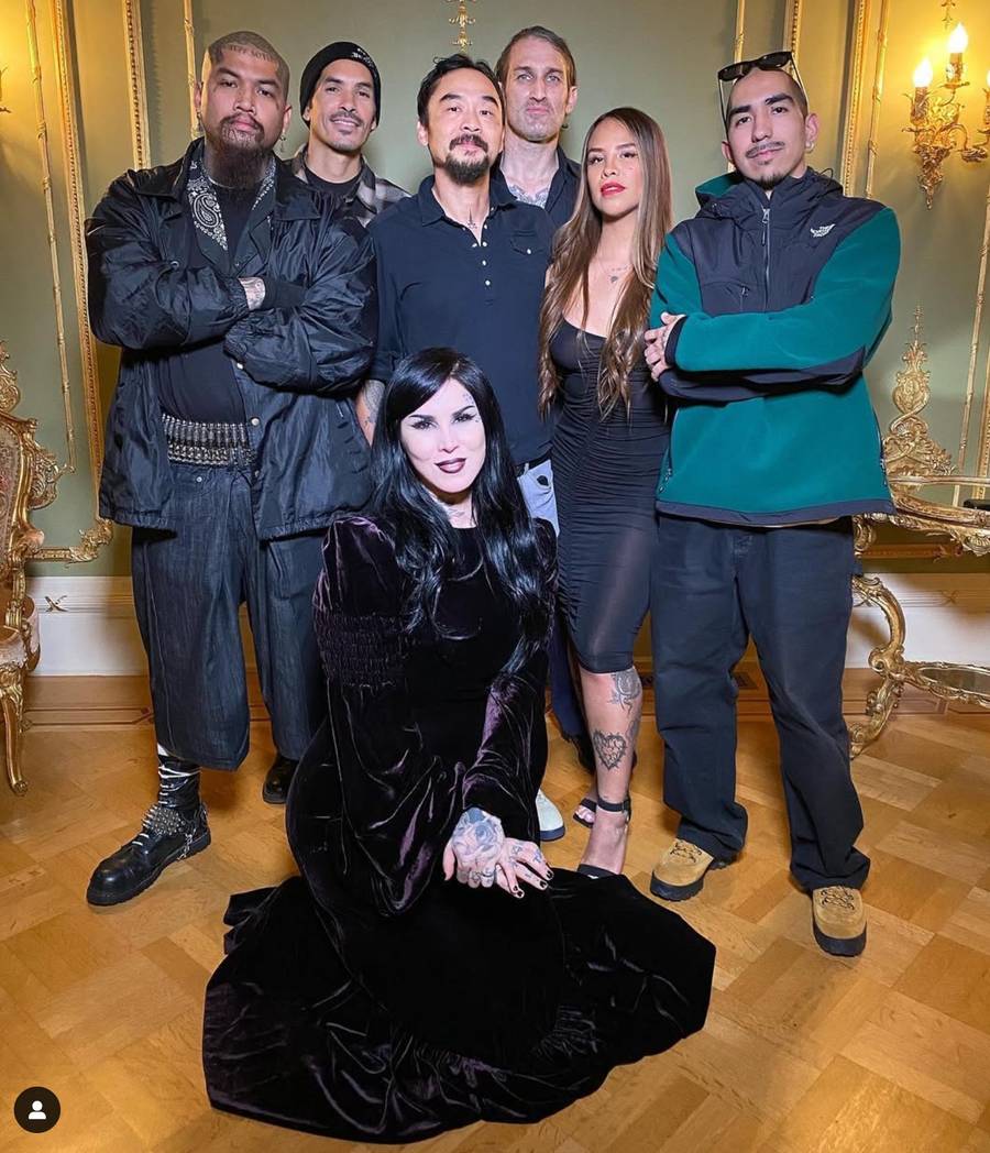 Przypominamy największe dramy Kat Von D! Od mrocznej tatuatorki z własną linią kosmetyków po chrzest w wieku 41 lat