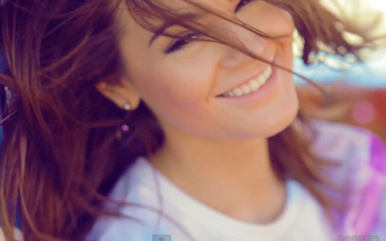 Nowy teledysk Honey z reklamą lodów (VIDEO)