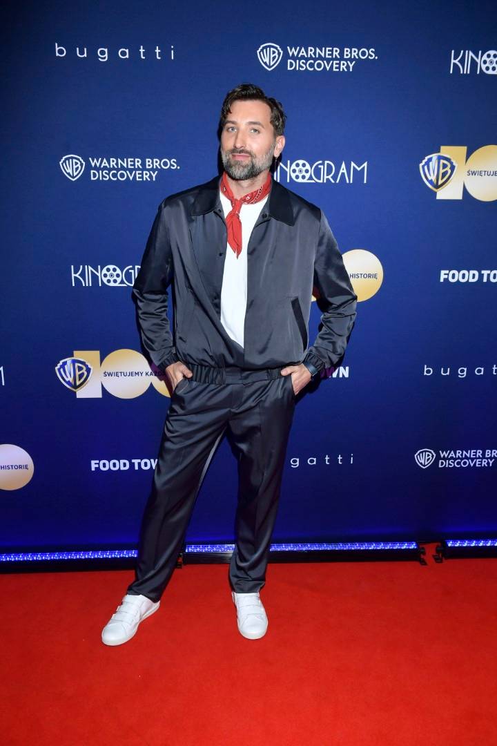 100-lecie Warner Bros. Discovery: Radosna Julia Wieniawa z popcornem, czarnowłosa Anna Maria Sieklucka, Małgorzata Foremniak