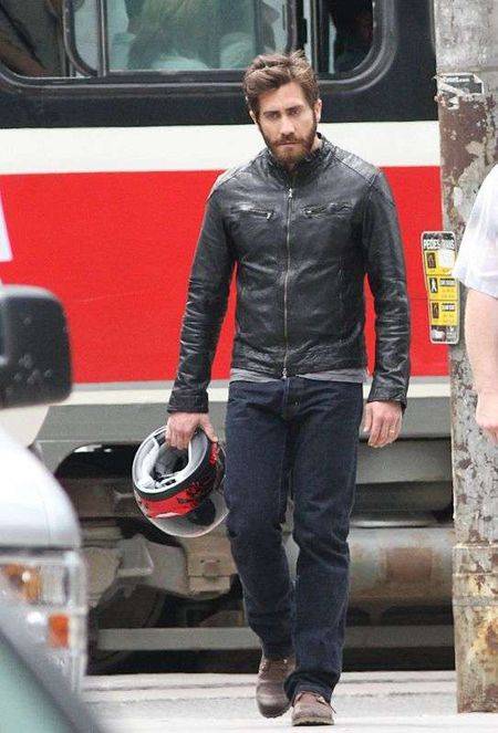 Jake Gyllenhaal na planie filmu Wróg