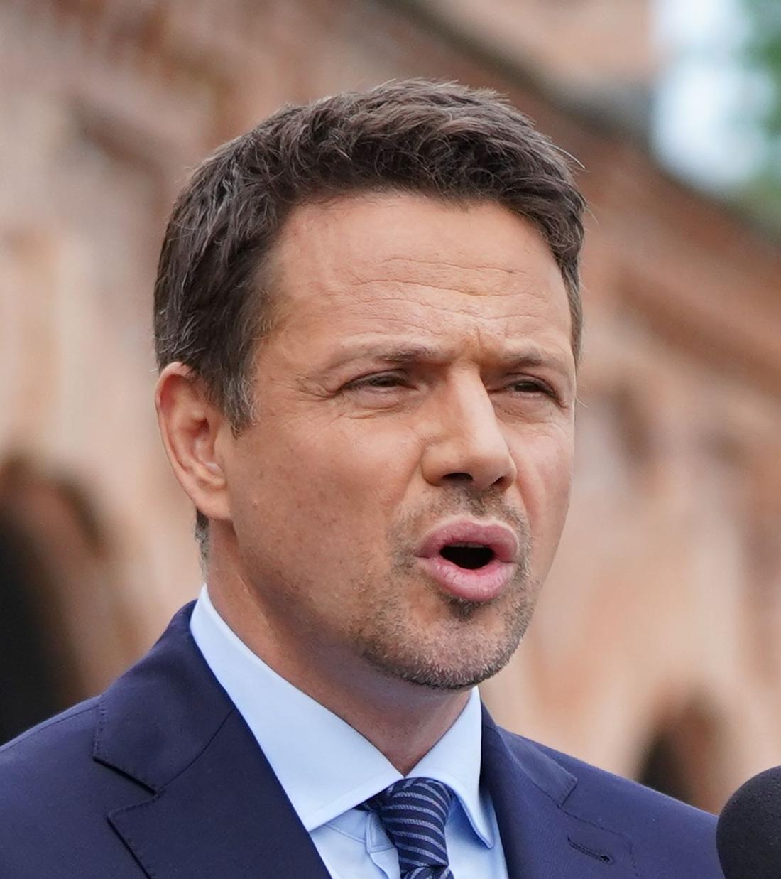 Angielski Trzaskowskiego ZACHWYCA wróżbitę Macieja, gorzej z angielskim Dudy: Nie chcę słuchać dukania