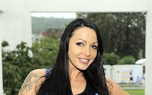 Agnieszka Orzechowska lansuje się nad morzem (FOTO)