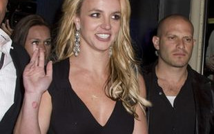 Obwisłe piersi Britney Spears